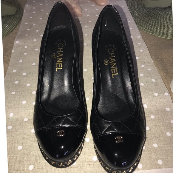 ❤️SOLD❤️Chanel Quilted Leather Wedge - Picture 5 of 5